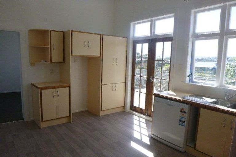 Photo of property in 79 Queens Drive, Lyall Bay, Wellington, 6022