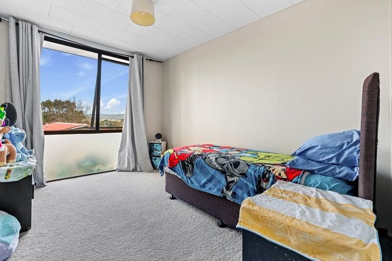 Photo of property in 1/21 Sarajevo Place, Massey, Auckland, 0614