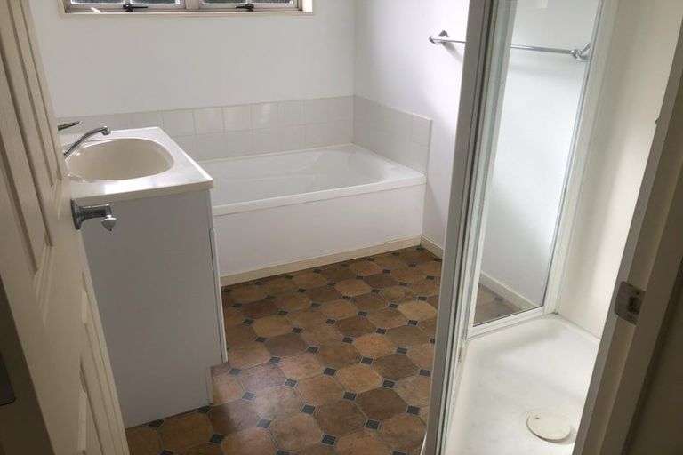 Photo of property in 4 Holly Court, Palmerston North, 4410