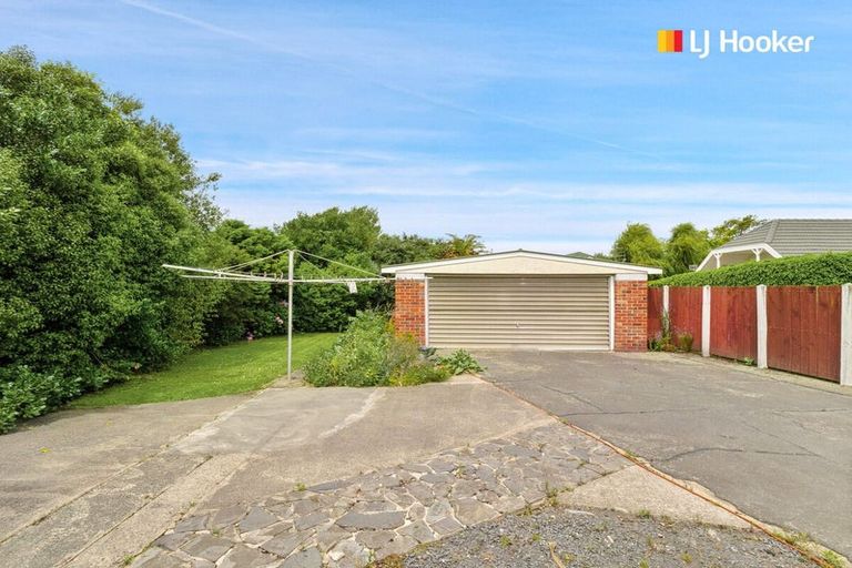 Photo of property in 73 Macandrew Road, South Dunedin, Dunedin, 9012
