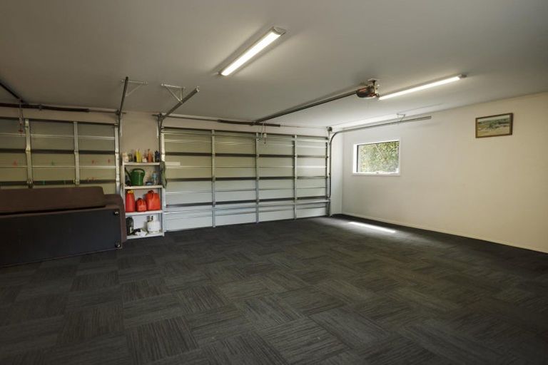 Photo of property in 4 Kinross Lane, Jacks Point, Queenstown, 9371