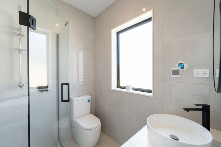 Photo of property in 4 Maraeariki Avenue, Orewa, 0931