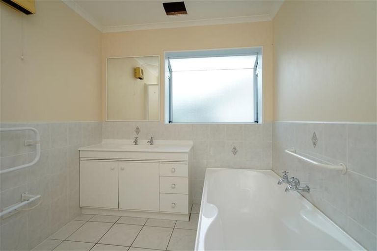 Photo of property in 1 Moana Avenue, Bayswater, Auckland, 0622