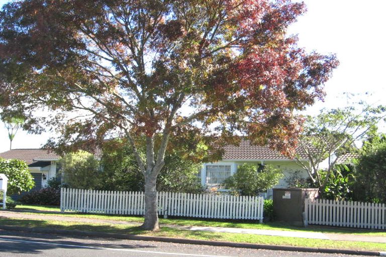Photo of property in 23 Murvale Drive, Bucklands Beach, Auckland, 2014