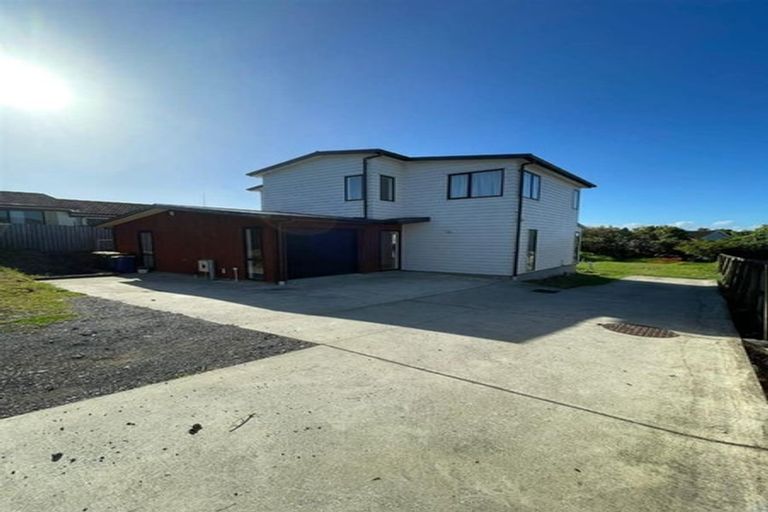 Photo of property in 3157 Great North Road, New Lynn, Auckland, 0600