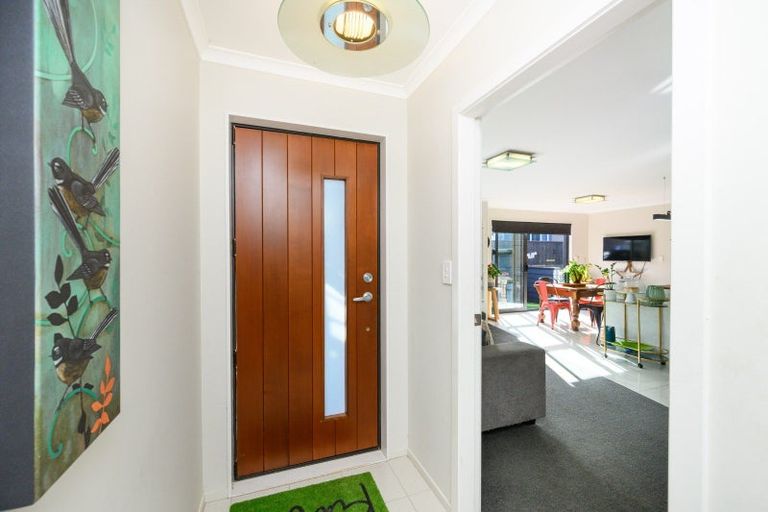 Photo of property in 18 Galea Grove, Kelvin Grove, Palmerston North, 4414