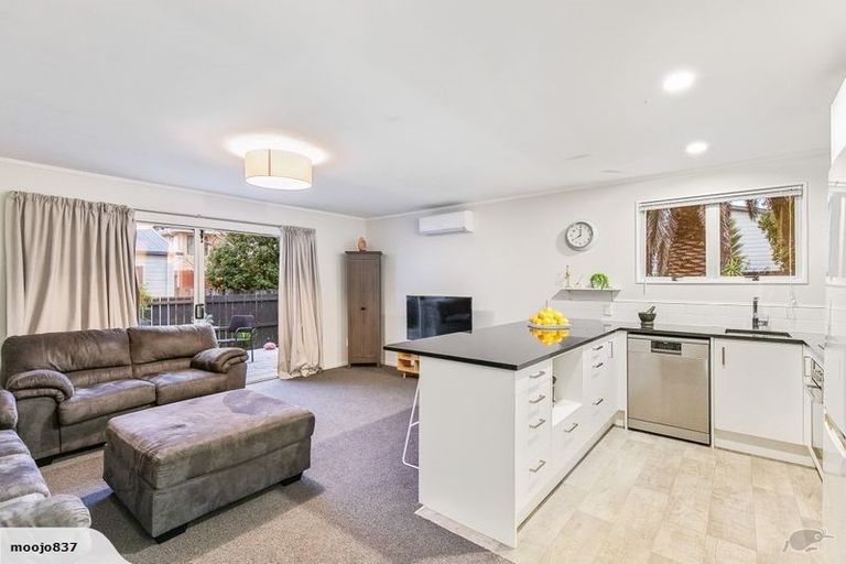 Photo of property in 2/13 Hamurana Place, Te Atatu Peninsula, Auckland, 0610