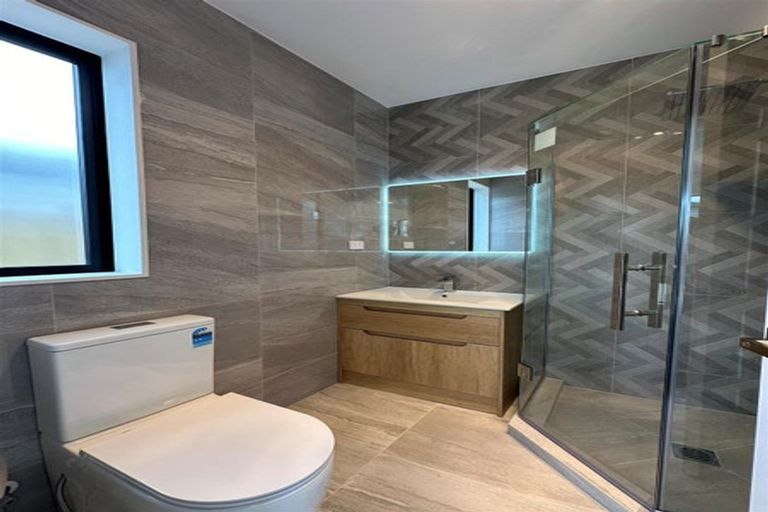 Photo of property in 32 Hari Road, Karaka, 2113