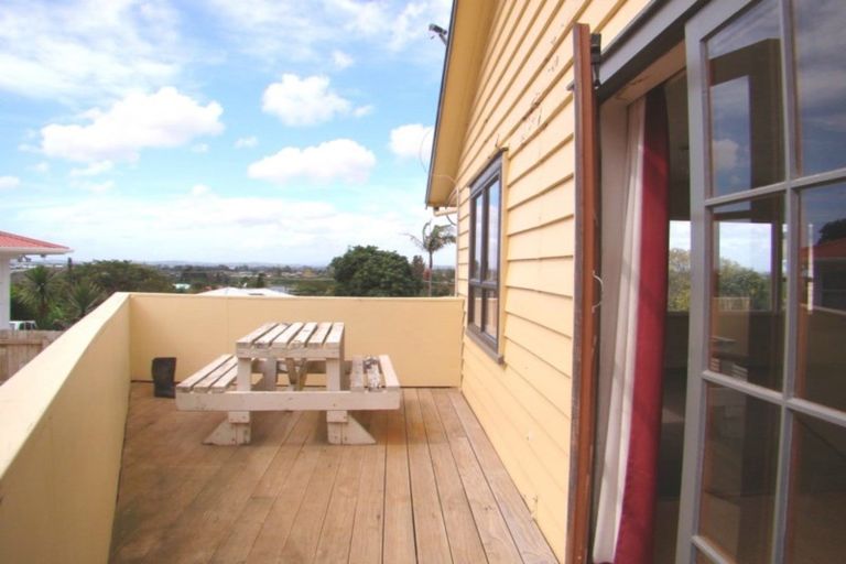 Photo of property in 44d Mountain Road, Mangere Bridge, Auckland, 2022