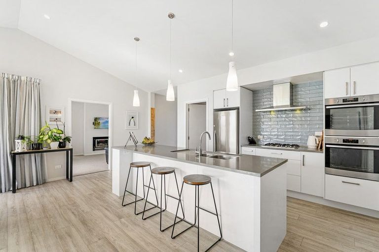 Photo of property in 35 Harding Drive, Papamoa Beach, Papamoa, 3118