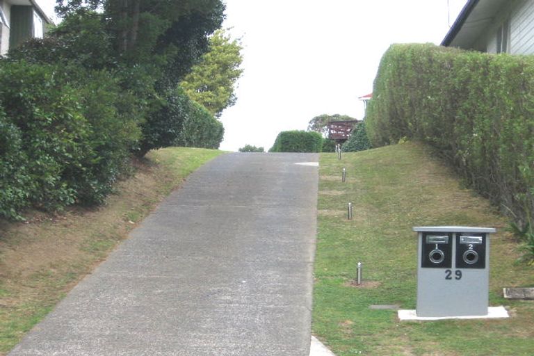 Photo of property in 2/29 Valley View Road, Glenfield, Auckland, 0629