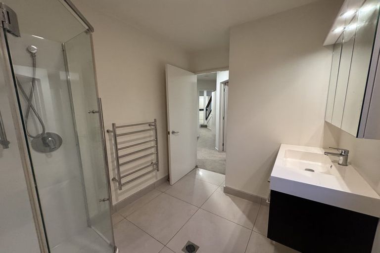 Photo of property in 1/5 Princes Street, Northcote Point, Auckland, 0627