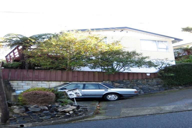 Photo of property in 23a Manor Drive, Stokes Valley, Lower Hutt, 5019