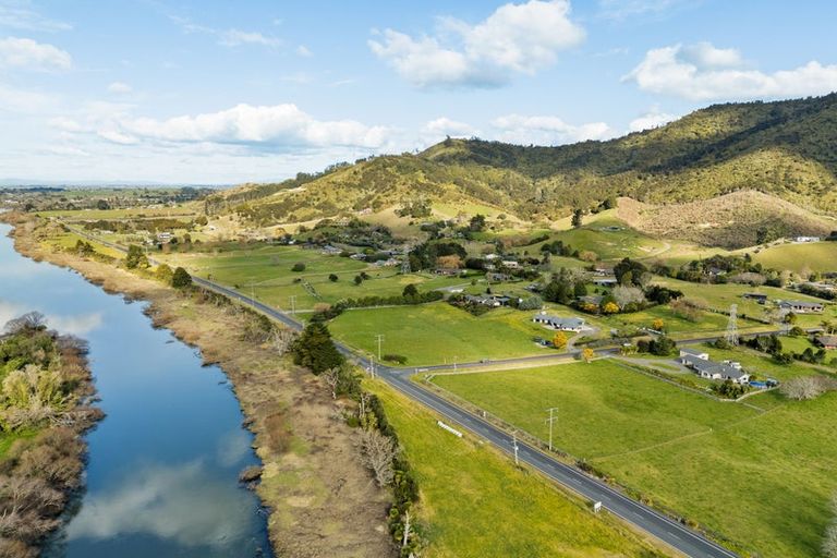 Photo of property in 10 Parker Road, Huntly, 3771