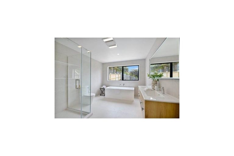 Photo of property in 39 Pacific Heights Road, Orewa, 0931