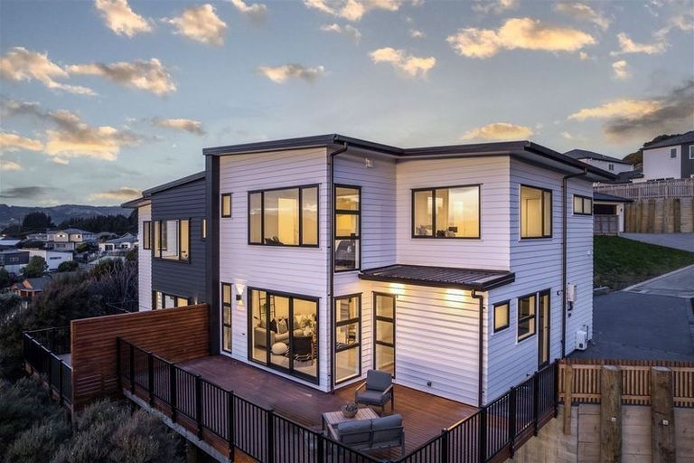 Photo of property in 176b Navigation Drive, Whitby, Porirua, 5024