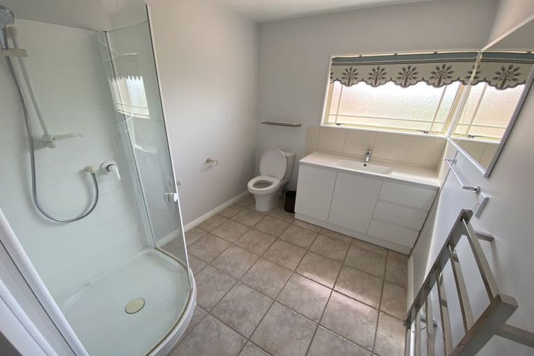 Photo of property in 5 Gretna Green, Browns Bay, Auckland, 0630