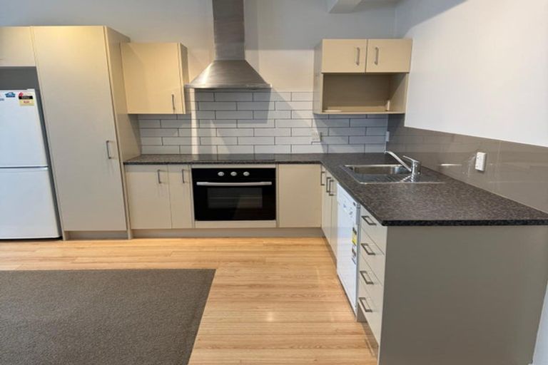 Photo of property in 1/24 Austin Street, Mount Victoria, Wellington, 6011