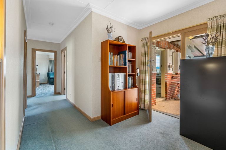 Photo of property in 8 Allen Road, Green Island, Dunedin, 9018