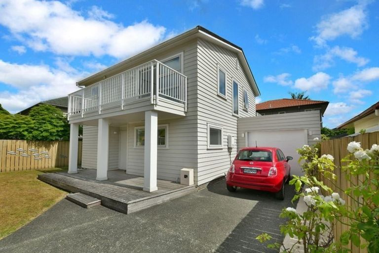 Photo of property in 53a Walton Street, Red Beach, 0932