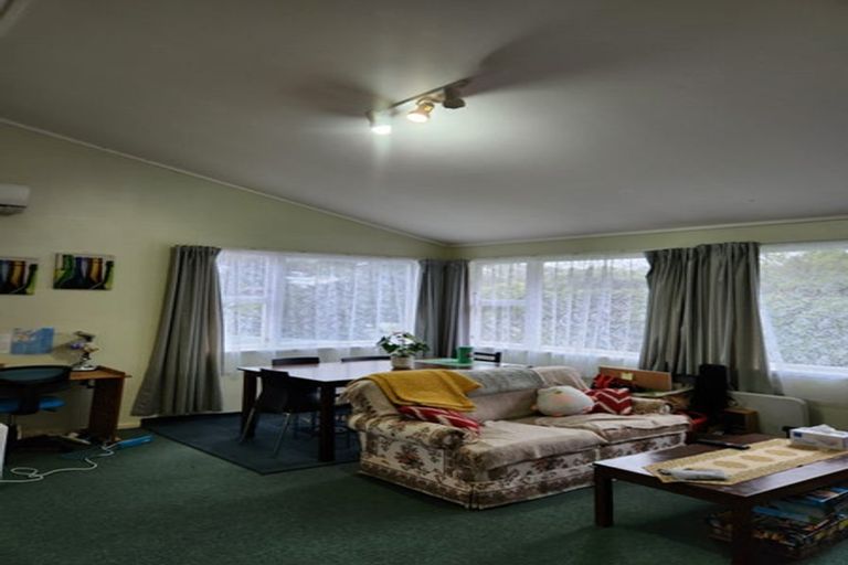 Photo of property in 3 Woodhouse Avenue, Karori, Wellington, 6012