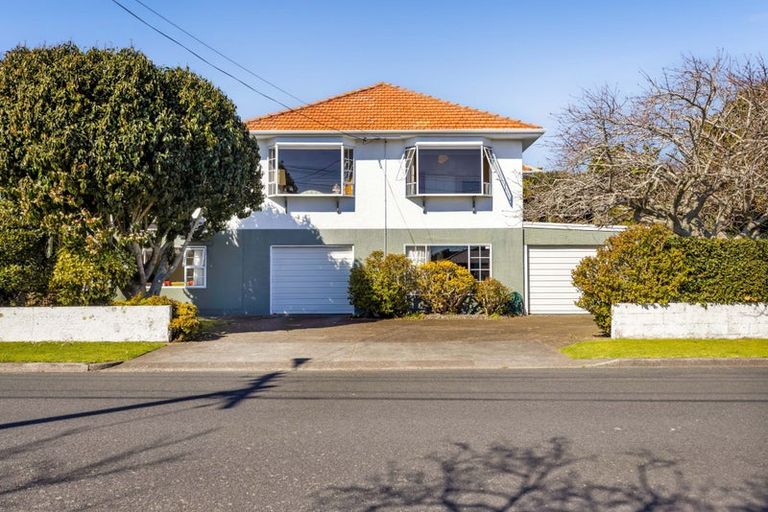 Photo of property in 32 Queens Road, Glen Avon, New Plymouth, 4312
