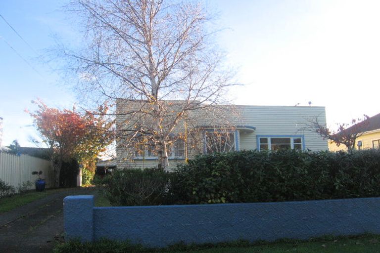 Photo of property in 9 Lockett Street, Waterloo, Lower Hutt, 5011