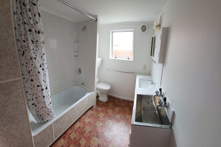 Photo of property in 65 Freyberg Street, Lyall Bay, Wellington, 6022