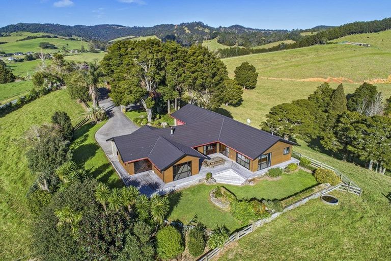Photo of property in 18 Pataua Road North, Whareora, Whangarei, 0175