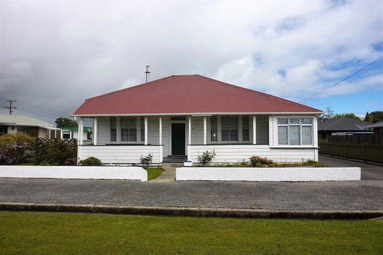 Photo of property in 88 Queen Street, Westport, 7825