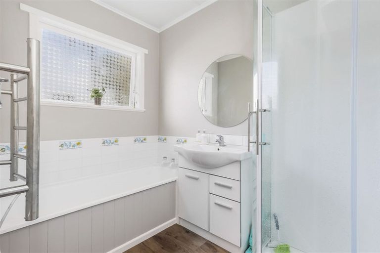 Photo of property in 18 Hooker Avenue, Chedworth, Hamilton, 3210