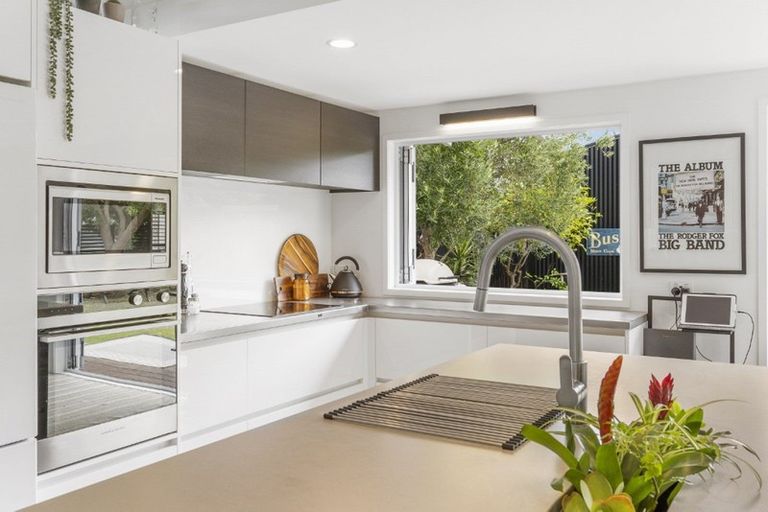 Photo of property in 106 Patuwai Drive, Whangamata, 3620