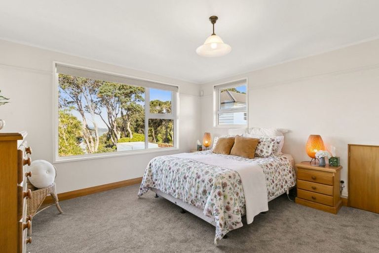 Photo of property in 79 Ranui Crescent, Khandallah, Wellington, 6035