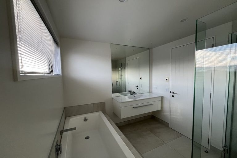 Photo of property in 18 Glen Dene Crescent, Wanaka, 9305