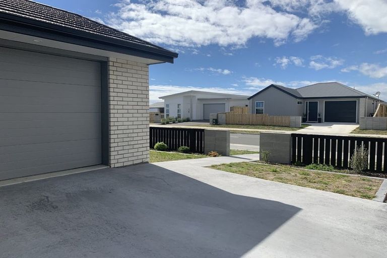 Photo of property in 2 Haka Way, Papamoa, 3118