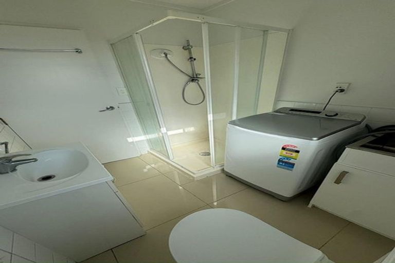 Photo of property in 109 Seymour Road, Sunnyvale, Auckland, 0612