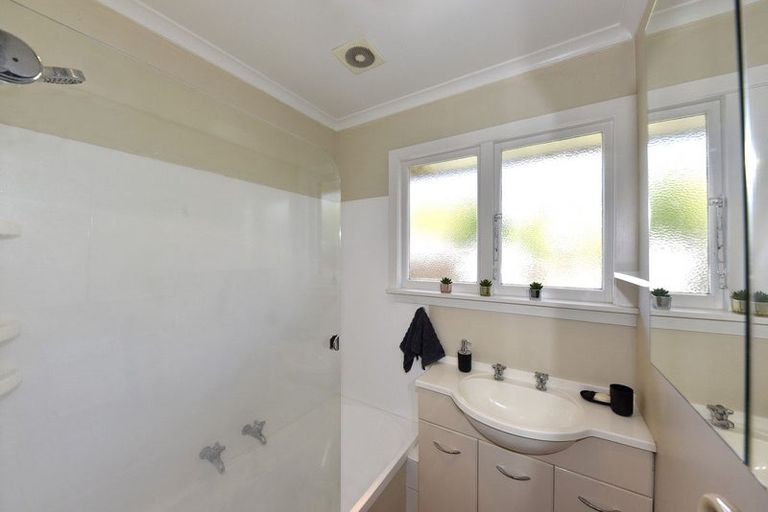 Photo of property in 11 Newport Street, Avondale, Christchurch, 8061