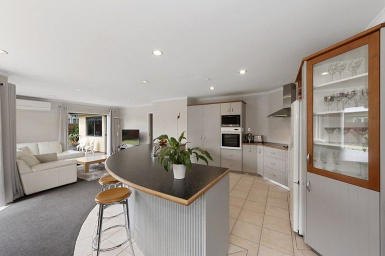 Photo of property in 53 Saint James Drive, Huntington, Hamilton, 3210