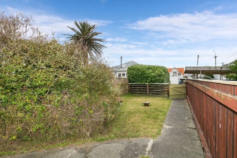 Photo of property in 178 Onepu Road, Lyall Bay, Wellington, 6022