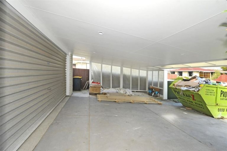 Photo of property in 28 Chipping Lane, Redwood, Christchurch, 8051
