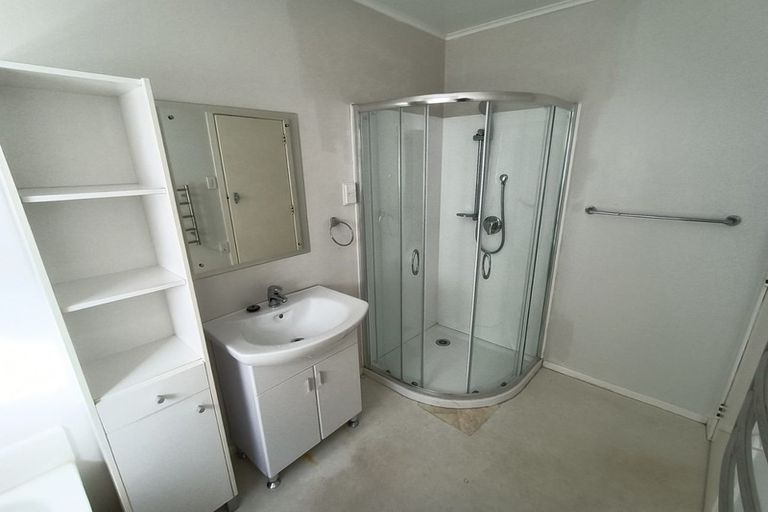 Photo of property in 15 Collier Avenue, Karori, Wellington, 6012