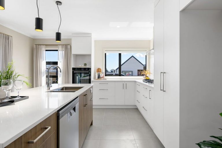 Photo of property in 37 Earp Crescent, Chartwell, 3210