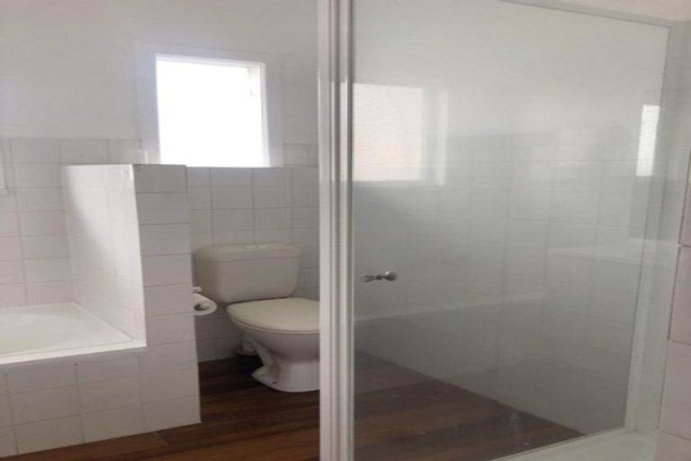 Photo of property in 131 Ocean View Road, Hillcrest, Auckland, 0627