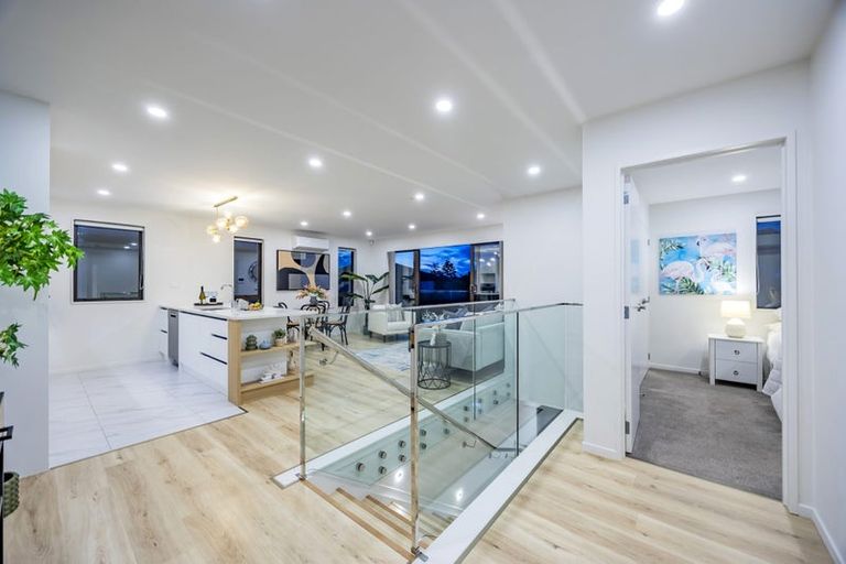 Photo of property in 3c Dawnhaven Drive, Te Atatu Peninsula, Auckland, 0610