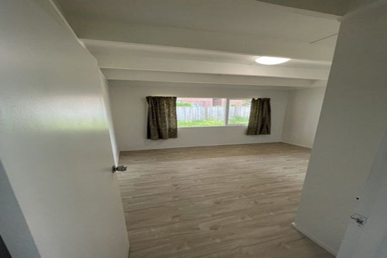 Photo of property in 7/5 Keeling Road, Henderson, Auckland, 0612