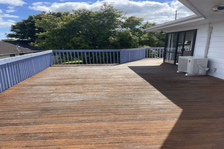 Photo of property in 11 Santiago Crescent, Unsworth Heights, Auckland, 0632