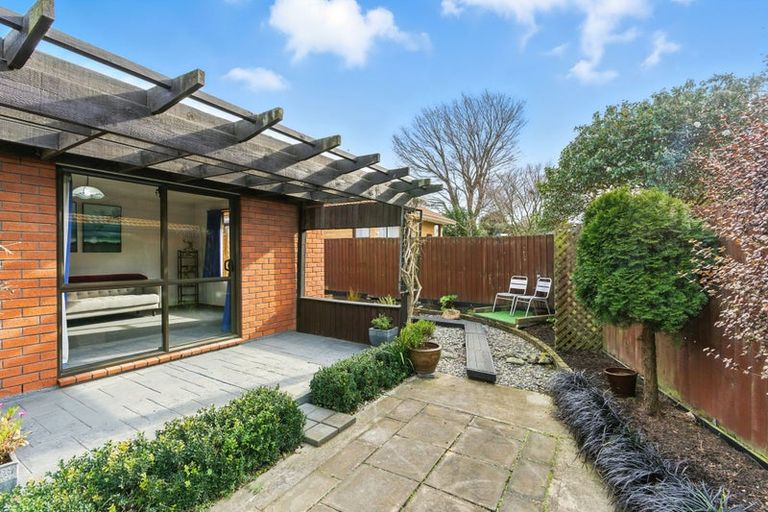 Photo of property in 1/12 Algie Place, Avonhead, Christchurch, 8042