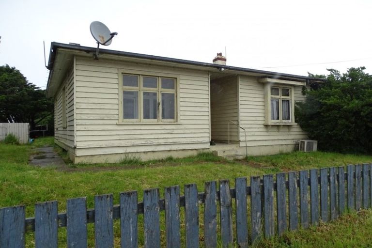 Photo of property in 28 Ocean Beach Road, Bluff, 9814
