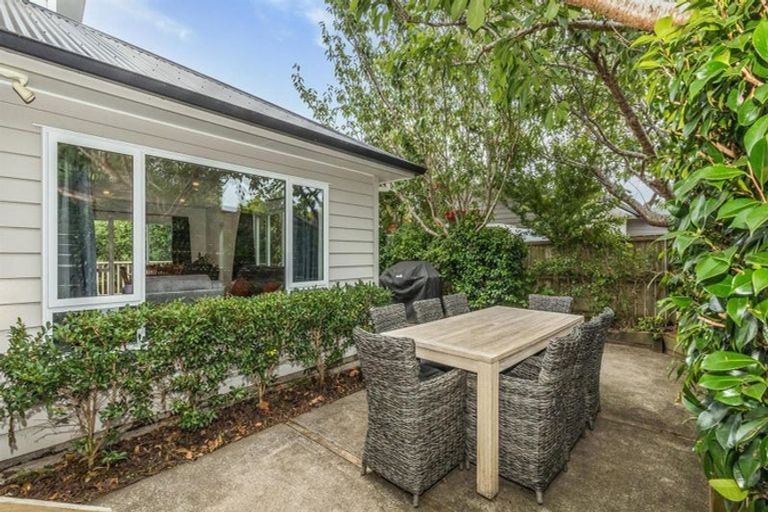 Photo of property in 42d James Cook Drive, Whitby, Porirua, 5024