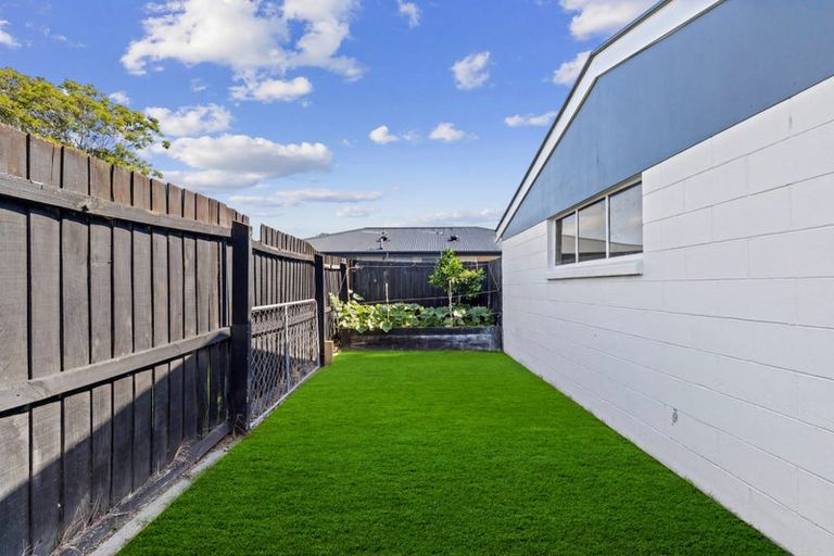 Photo of property in 167 Queenspark Drive, Parklands, Christchurch, 8083